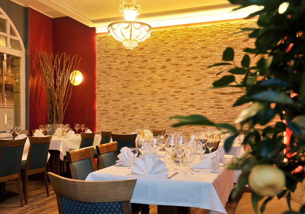 Altstadthotel Am Theater Cottbus Ngoại thất bức ảnh